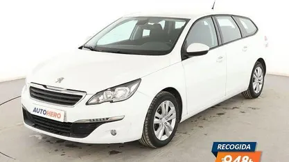 Usado Peugeot 308 Active 100 CV (73 kW) 2015 Blanco Familiar