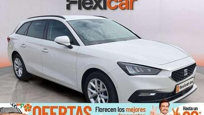 Usado Seat Leon Style 116 CV (85 kW) 2022 Blanco Familiar