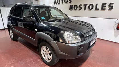 Usado Hyundai Tucson Comfort 142 CV (104 kW) 2008 Negro SUV