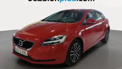 Usado Volvo V40 Momentum 122 CV (89 kW) 2018 Rojo Utilitario