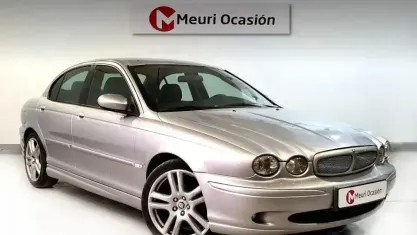 Usado Jaguar X-type Executive 131 CV (96 kW) 2005 Gris Berlina