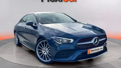 Azul Usado 2025 Mercedes CLA220 Berlina | 42.590 € (Precio justo)