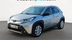 Gris Usado 2022 Toyota Aygo Play Utilitario | 11.810 € (Precio justo)