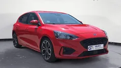 Rojo Usado 2022 Ford Focus ST-Line Berlina | 19.500 € (Precio justo)