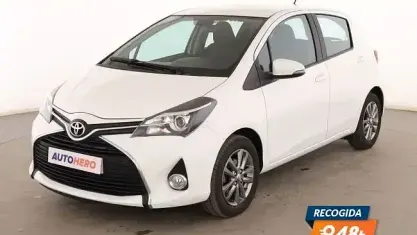 Usado Toyota Yaris Active 100 CV (73 kW) 2015 Blanco Utilitario
