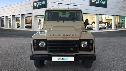 Begagnad Land Rover Defender S 122 HK (89 kW) 2010 Vit SUV