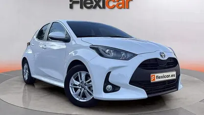 Usado 2022 Toyota Yaris Hybrid Active Utilitario | 16.950 € (Precio justo)