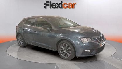 Usado Seat Leon ST Style 131 CV (96 kW) 2020 Azul Familiar