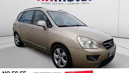 Usado Kia Carens Active 140 CV (102 kW) 2007 Beige Monovolumen