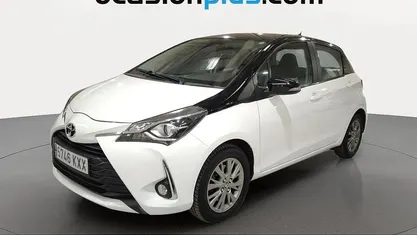 Usado Toyota Yaris Active 111 CV (81 kW) 2019 Blanco Utilitario