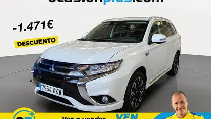 Usado Mitsubishi Outlander P-HEV 203 CV (149 kW) 2018 Blanco Pickup/Camioneta