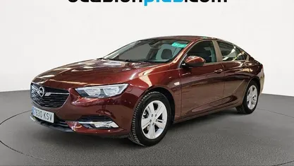 Usado Opel Insignia Selective 140 CV (102 kW) 2019 Rojo Berlina
