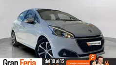 Usado 2018 Peugeot 208 Allure Utilitario | 10.690 € (Precio justo)