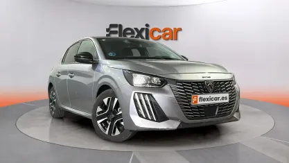 Usado Peugeot 208 Allure 101 CV (74 kW) 2025 Gris Utilitario