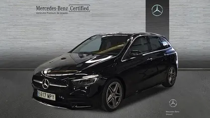 Negro cosmos Usado 2024 Mercedes B180 AMG line Monovolumen | 31.900 € (Precio justo)