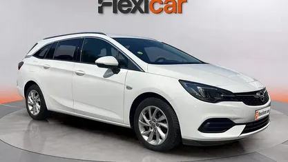 Usado Opel Astra Elegance 122 CV (89 kW) 2019 Berlina
