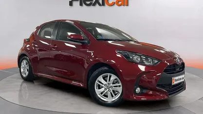 Usado Toyota Yaris Hybrid Active 116 CV (85 kW) 2021 Burdeos Utilitario
