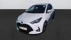 Blanco Usado 2023 Toyota Yaris Hybrid Active Utilitario | 18.900 € (Precio justo)