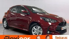 Rojo Usado 2021 Toyota Yaris Hybrid Active Berlina | 20.990 € (Precio justo)