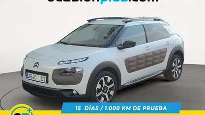 Usado Citroën C4 Cactus Shine 92 CV (67 kW) 2015 Blanco Utilitario