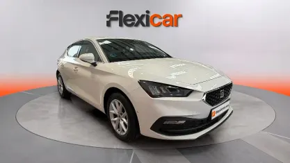 Usado Seat Leon Style 116 CV (85 kW) 2025 Blanco Familiar