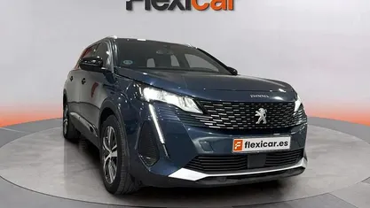 Usado Peugeot 5008 Allure 131 CV (96 kW) 2023 Azul SUV