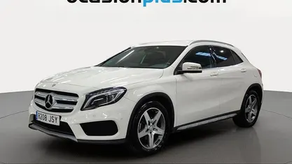 Usado Mercedes GLA200 AMG line 136 CV (100 kW) 2016 Blanco SUV