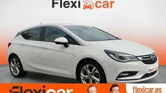 Blanco Usado 2017 Opel Astra Dynamic Berlina | 11.490 € (Un poco caro)