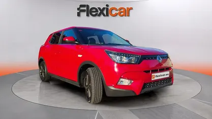 Usado Ssangyong (KGM) Tivoli 128 CV (94 kW) 2017 SUV