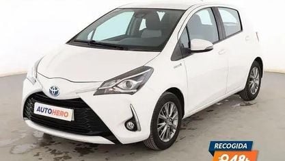 Usado Toyota Yaris Hybrid Active 101 CV (74 kW) 2019 Blanco Utilitario