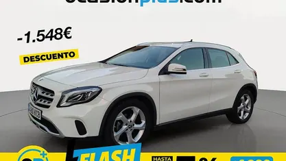 Usado Mercedes GLA200 136 CV (100 kW) 2017 Blanco SUV