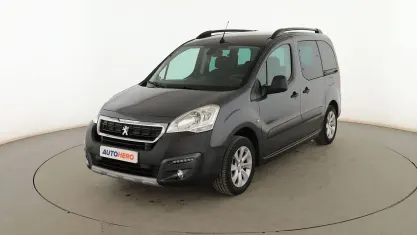 Usado Peugeot TePee 110 CV (80 kW) 2018 Gris Monovolumen