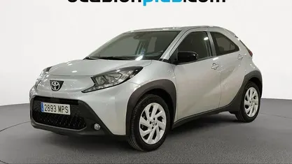 Usado 2024 Toyota Aygo X Play SUV | 12.410 € (Precio justo)