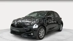 Negro Usado 2024 Toyota Yaris Hybrid Active Berlina | 21.900 € (Precio justo)