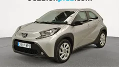 Gris Usado 2024 Toyota Aygo Play Utilitario | 14.000 € (Precio justo)