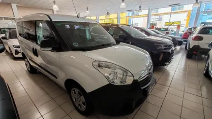Blanco Usado 2014 Opel Combo Expression Van | 7300 € (Precio justo)