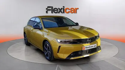 Usado Opel Astra 181 CV (133 kW) 2022 Amarillo Berlina