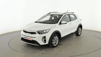 Begagnad Kia Stonic 101 HK (74 kW) 2022 Vit SUV