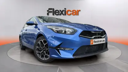 Usado Kia Ceed 136 CV (100 kW) 2023 Azul Utilitario