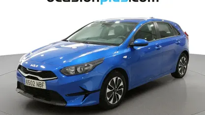 Usado Kia Ceed 101 CV (74 kW) 2025 Azul Utilitario