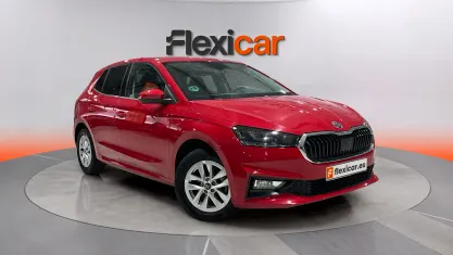 Usado Skoda Fabia Selection 116 CV (85 kW) 2025 Rojo Utilitario