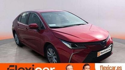 Usado Toyota Corolla Plus 140 CV (102 kW) 2023 Rojo Utilitario