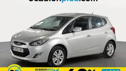Usado Hyundai ix20 Comfort 90 CV (66 kW) 2013 Gris Utilitario