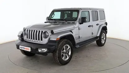 Usado Jeep Wrangler Unlimited Sahara 200 CV (147 kW) 2019 Plata SUV