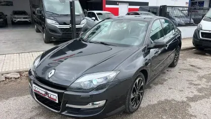 Usado Renault Laguna III Bose Edition 150 CV (110 kW) 2014 Gris