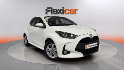 Usado Toyota Yaris Hybrid Active 116 CV (85 kW) 2025 Blanco Berlina