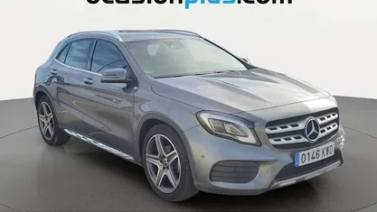 Usado Mercedes GLA180 AMG 122 CV (89 kW) 2019 Gris SUV