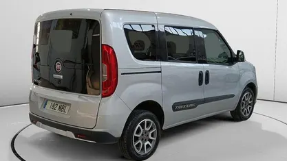 Käytetty Fiat Doblò Trekking 120 HP (88 kW) 2022 Harmaa Tila-auto