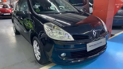 Usado Renault Clio II Expression 100 CV (73 kW) 2009 Negro
