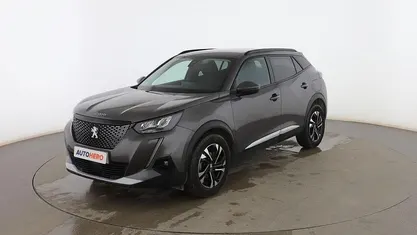 Usado Peugeot 2008 Allure 110 CV (80 kW) 2021 Gris SUV